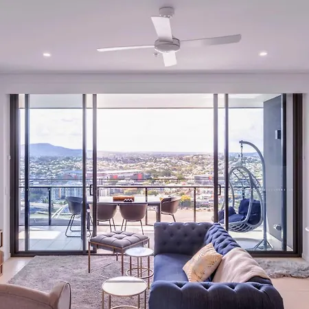 Spacious 2bed Nook With River View