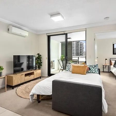 Modern And South Bank Apartment! Walk To Cbd Apartment *