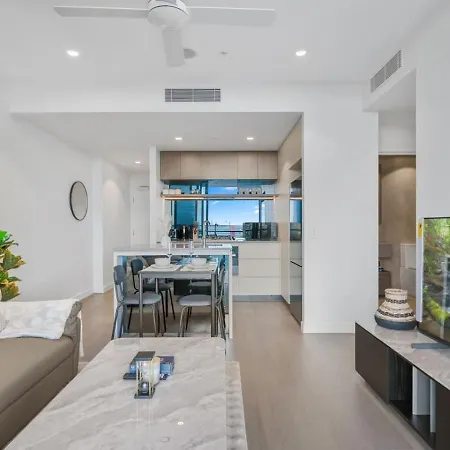 Apartment Gem Walk To River Attractions