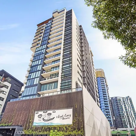 Spacious 2br On Fish Lane With Pool And Parking! Brisbane