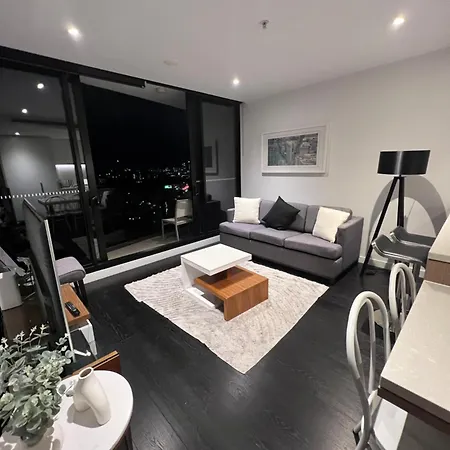 Entire Flat W Infinity Pool And 5m Walk To Valley Station