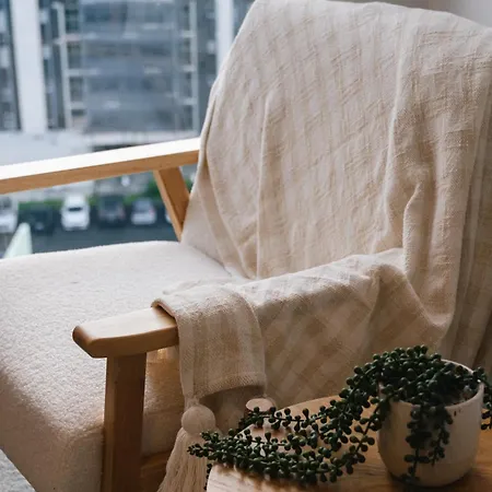 Boho Retreat - Walk To Gabba Stadium - Free Parking