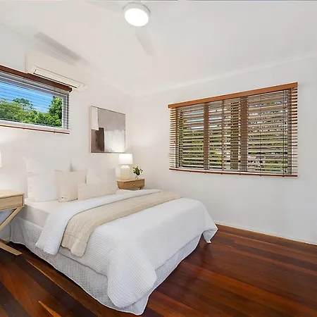 Family In Leafy Indooroopilly Holiday home Brisbane