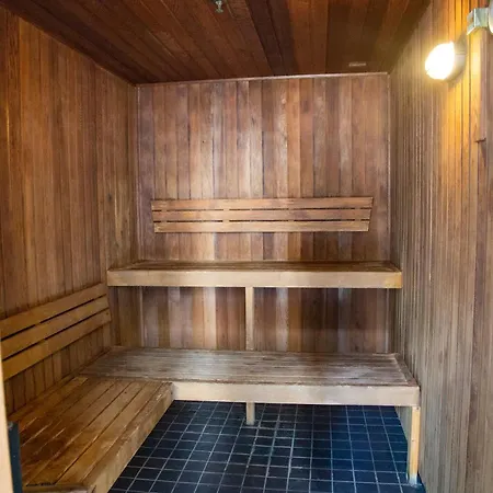 Homestay Private Cbd Bedroom In A Shared On River