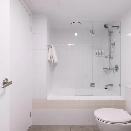 Private Cbd Bedroom In A Shared On River