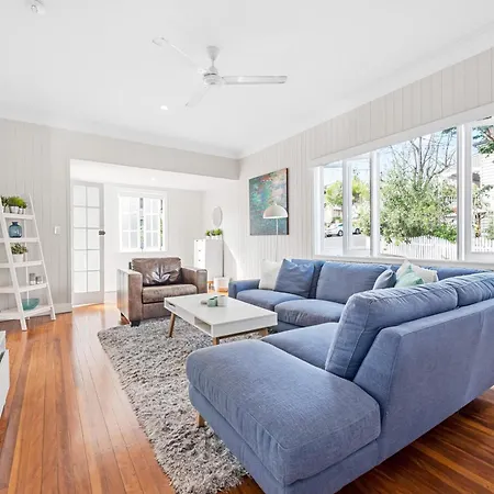Charming Short Distance To Cbd With Parking
