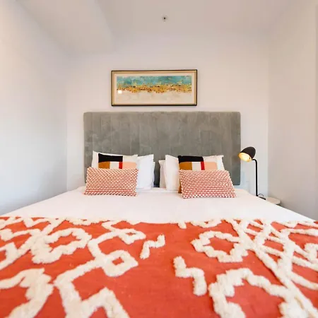 Stunning Getaway One King Bed With Unlimited Wi-fi Brisbane