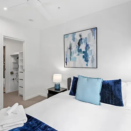 Stylish And Modern Valley Pad With Rooftop Pool And Wifi * Brisbane