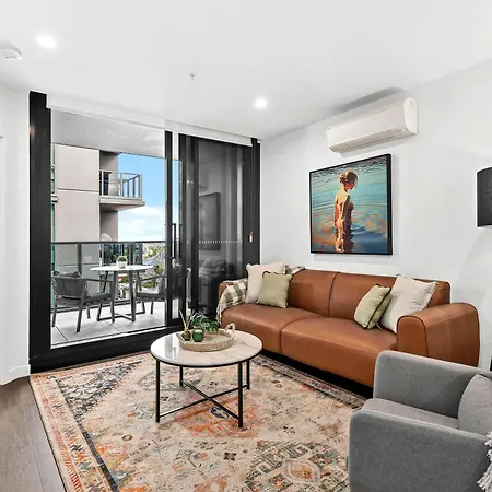 Apartment Stylish And Modern Valley Pad With Rooftop Pool And Wifi Brisbane