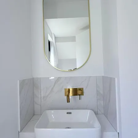 Modern Comfort Inner * Brisbane