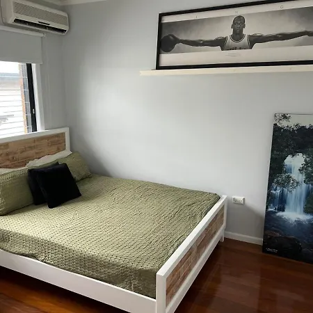 Hill 2-bedroom With Charming View Brisbane