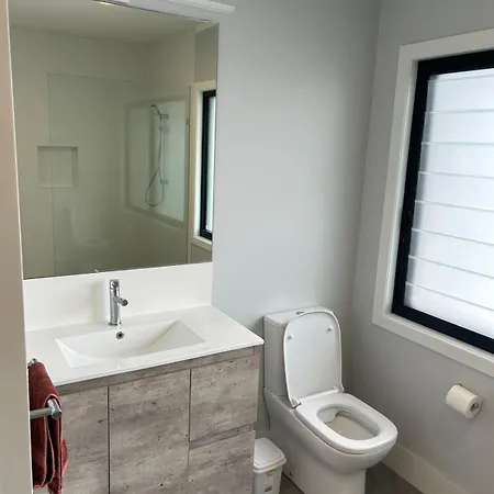 Hill 2-bedroom With Charming View