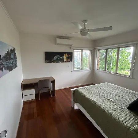 Hill 2-bedroom With Charming View Apartment Brisbane