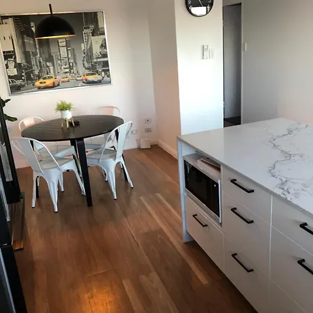 Value With View Sleeps 7 Brisbane