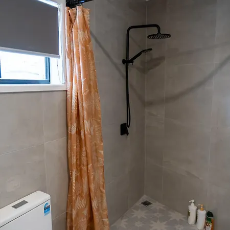 Hot Tub, Ice Bath, Gym, Sauna, Pool Table Coorparoo Haven Homestay