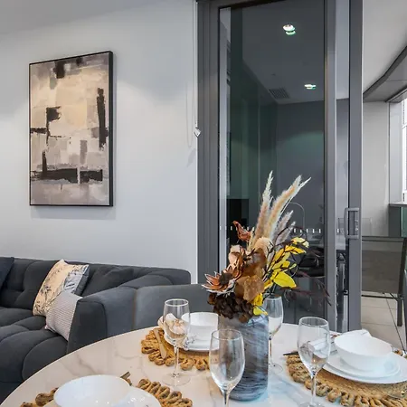 Sky Living & River Views In Queens Wharf Residences Apartment *