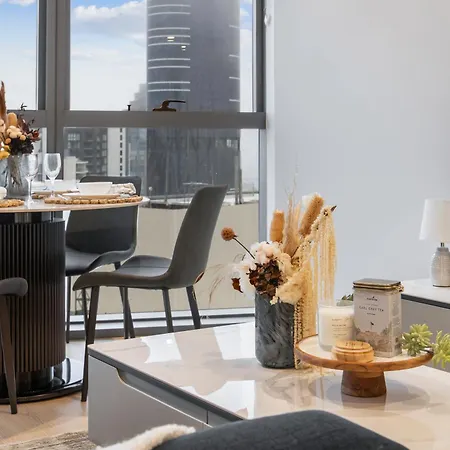 Sky Living & River Views In Queens Wharf Residences Brisbane