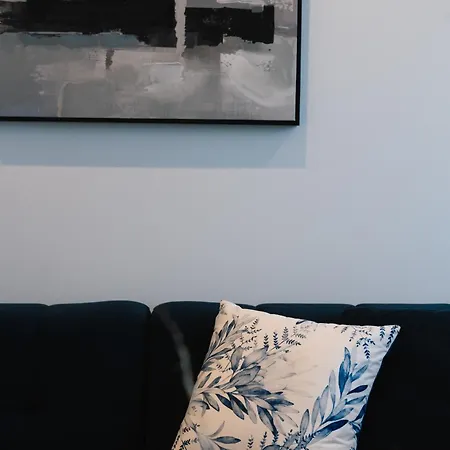 Sky Living & River Views In Queens Wharf Residences Apartment
