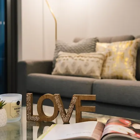 Sky Living & River Views In Queens Wharf Residences Brisbane
