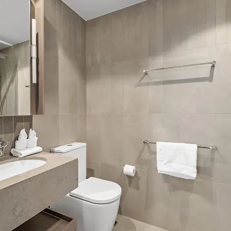 Sky Living & River Views In Queens Wharf Residences Apartment *