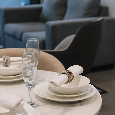Sky Living & River Views In Queens Wharf Residences Apartment Brisbane