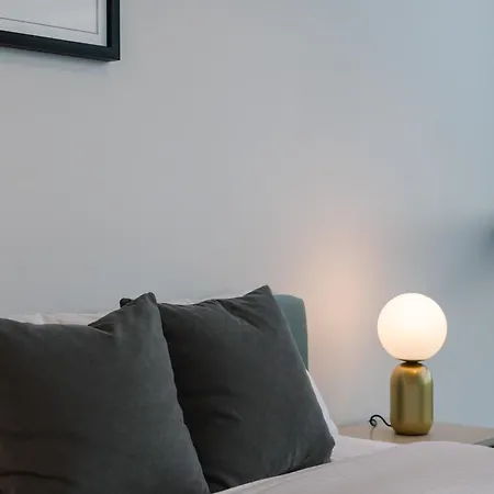 Apartment Sky Living & River Views In Queens Wharf Residences Brisbane