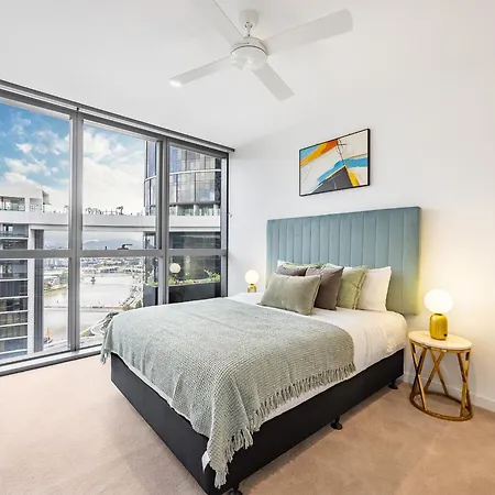 Sky Living & River Views In Queens Wharf Residences Brisbane