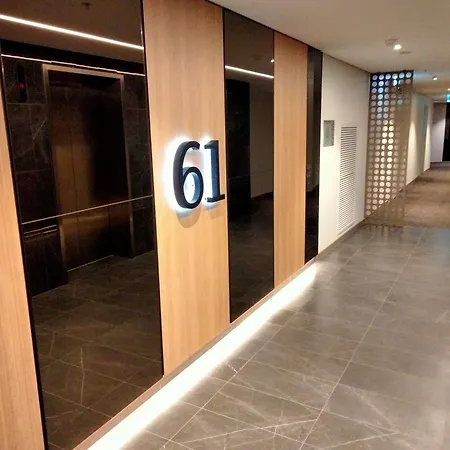Brisbane's Highest Rated 3 Bedroom Luxury -above 60th Floor- Incredible Views In Skytower, Brisbane's Tallest Building -complimentary Wifi, Drinks, Snacks & Streaming Access * Brisbane