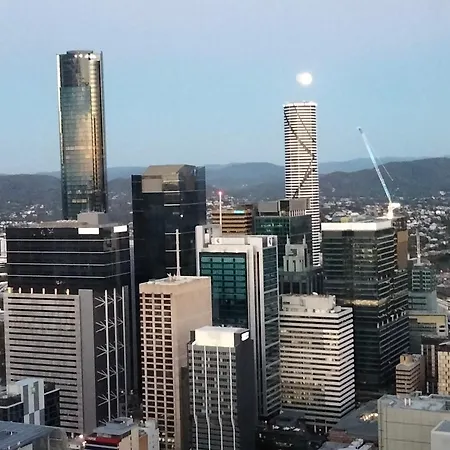 Apartment Brisbane's Highest Rated 3 Bedroom Luxury -above 60th Floor- Incredible Views In Skytower, Brisbane's Tallest Building -complimentary Wifi, Drinks, Snacks & Streaming Access *