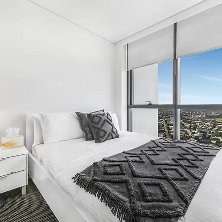 Cosy 1-bed 41st Floor Views Apartment