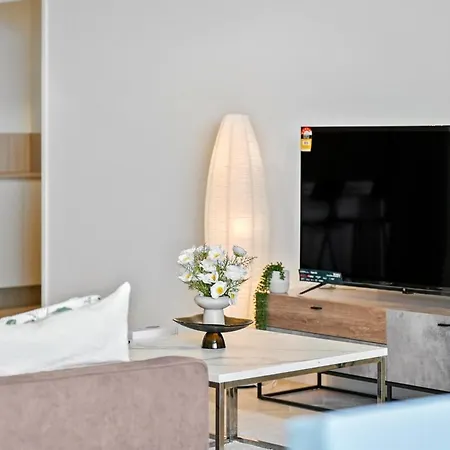 5 Star Queens Wharf 2br 2ba High Floor Epic Views C29 Apartment