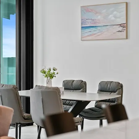 5 Star Queens Wharf 2br 2ba High Floor Epic Views C29 Apartment Brisbane