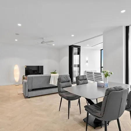 5 Star Queens Wharf 2br 2ba High Floor Epic Views C29 *