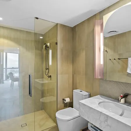 5 Star Queens Wharf 2br 2ba High Floor Epic Views C29 Apartment