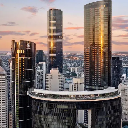 5 Star Queens Wharf 2br 2ba High Floor Epic Views C29