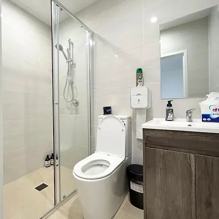 197 Shafston Ave Kangaroo Point Qld 4169 Homestay