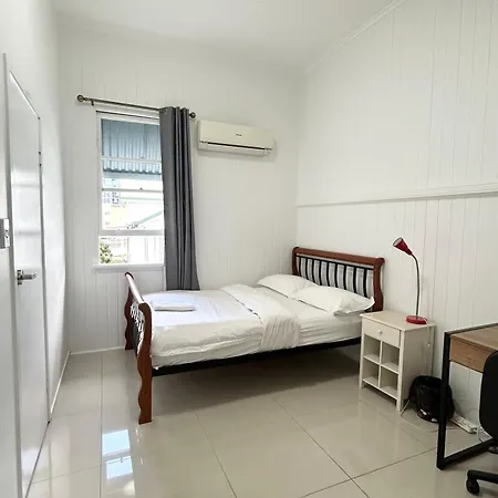197 Shafston Ave Kangaroo Point Qld 4169 * Brisbane