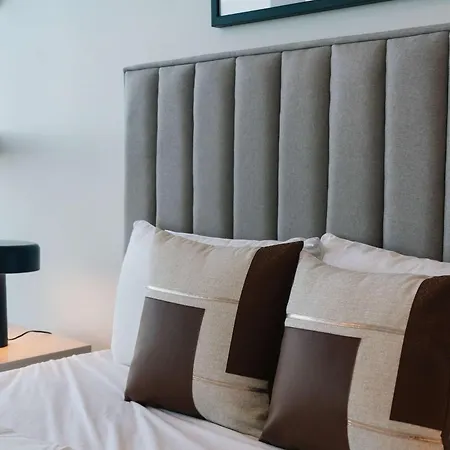 Apartment Modern Riverview Haven 1-bedroom Getaway *