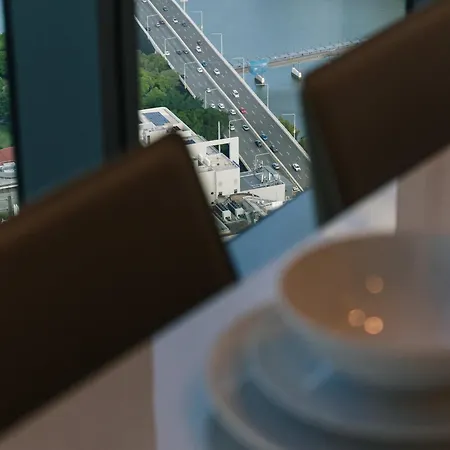 Apartment Modern Riverview Haven 1-bedroom Getaway Brisbane