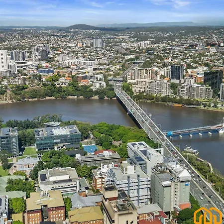 Qw Luxury River Views Apartment *