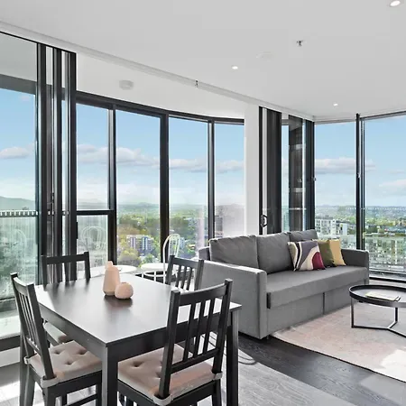 Apartment Stunning Mountain Views Infinity Pool, Gym, Park *