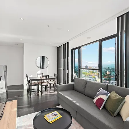 Stunning Mountain Views Infinity Pool, Gym, Park