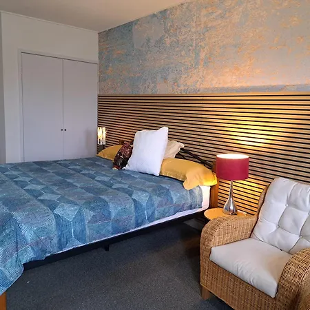 1960s Pool House - Hosted 4*