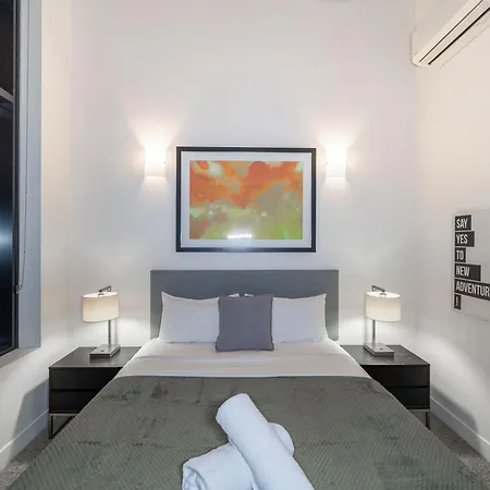 Apartment Modern 2br 2ba With Parking In South
