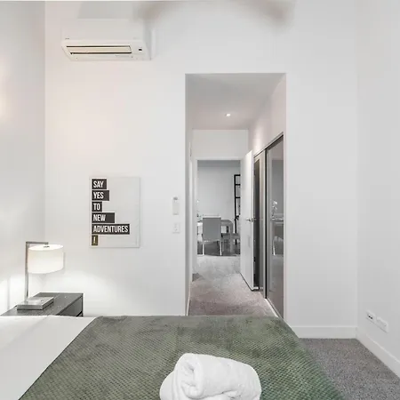 Modern 2br 2ba With Parking In South Brisbane