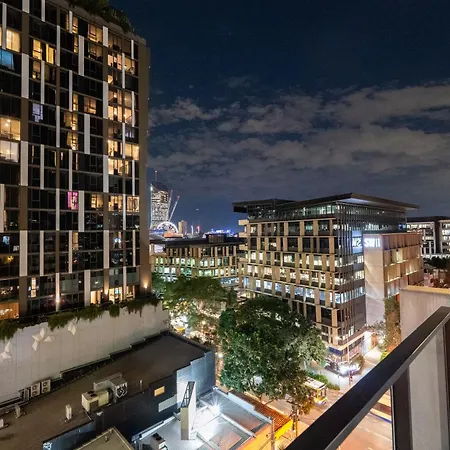 Modern 2br 2ba With Parking In South * Brisbane