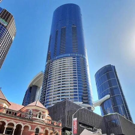 Luxurious 2 Bed With Pool Sauna And Gym * Brisbane