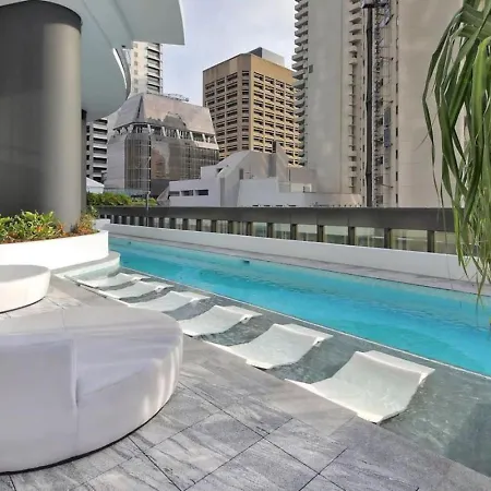 Luxurious 2 Bed With Pool Sauna And Gym * Brisbane