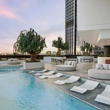 Luxurious 2 Bed With Pool Sauna And Gym * Brisbane