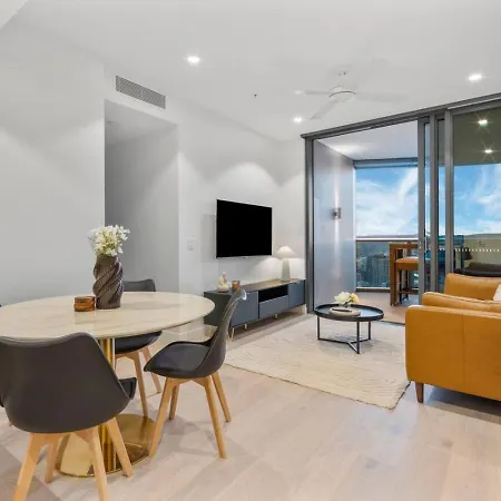 Luxurious 2 Bed With Pool Sauna And Gym Apartment Brisbane